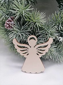 Dekorácie - Vianočná prírodná ozdoba na stromček z preglejky anjelik - 15933431_