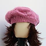 Čiapky, čelenky, klobúky - Ružový baret s lístočkovým vzorom - 15933789_