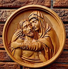 Dekorácie - 3D Drevorezba Telo Ježiša Krista v náručí matky Panny Márie. - 15937582_