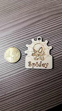 Náhrdelníky - Spiderman - darček pre spolužiaka - prívesok (S menom Spidey) - 15938414_