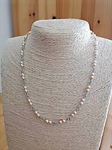 Minimalistický - krátky náhrdelník - béžové perly - chirurgická oceľ - 44/46 cm