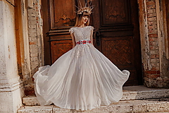 Šaty - svadobné šaty s vlečkou Liptovská deva - 15939577_