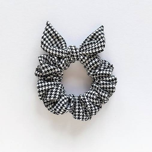 Scrunchie károvaná (Čierno-biela)