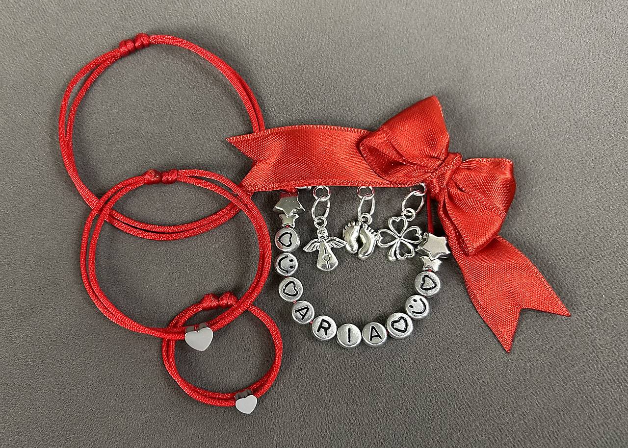 Set proti urieknutiu pre rodinku - mašlička/stužka na kočík/vajíčko s menom + 3x náramok