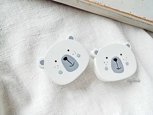 Nábytok - Nábytkový úchyt M A C K O (biela + šedá) - 15946746_