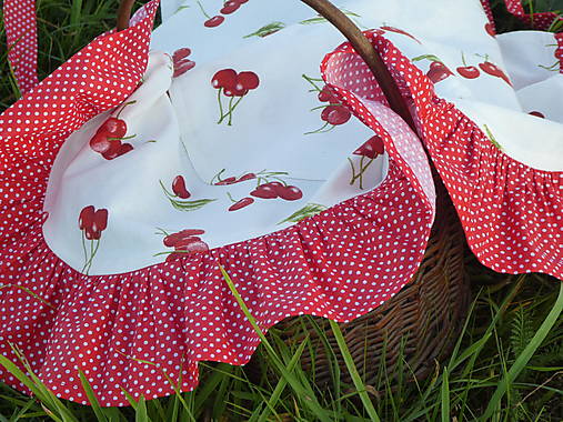 Iné oblečenie - Zásterka Čerešne s volánom  - 15946054_