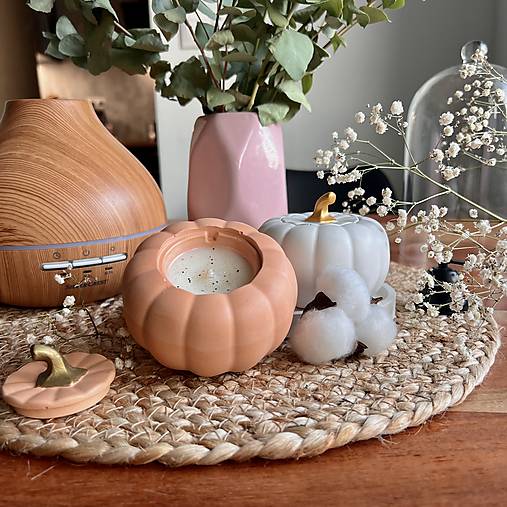 Sviečky - Vonná sójová sviečka v sadrovej tekvici - Helloween - 15948404_