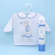 Detské oblečenie - Vyšívaná košieľka na krst "Modrý anjelik s krížikom" (set košieľka + sviečka + SBD + darčeková krabica) - 15953202_