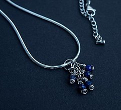Náhrdelníky - Lapis lazuli, náhrdelník s mini príveskom, oceľ 316 L - 15952742_