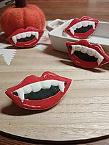Halloweenske medovníčky ( upírske zuby )