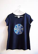 Topy, tričká, tielka - Tričko tmavomodré s modrobielou mandalou - L - 15956731_