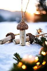 Dekorácie - Vianočné hríbiky zo žaluďov - 15957332_
