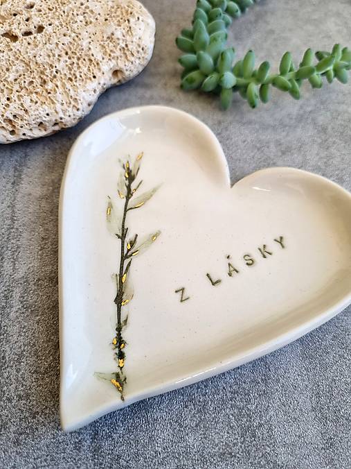 Dekorácie - Porcelánový tanierik Z LÁSKY - 15960557_
