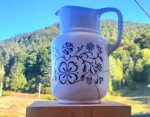 Dekorácie - Bielo modrý kintsugi džbán - 15961040_