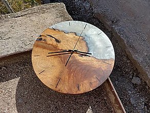 Hodiny - Orechové nástenné hodiny s epoxidom 40cm - 15960744_