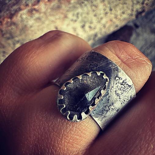 Strieborný prsteň s turmalínom v krištáli - Mystic