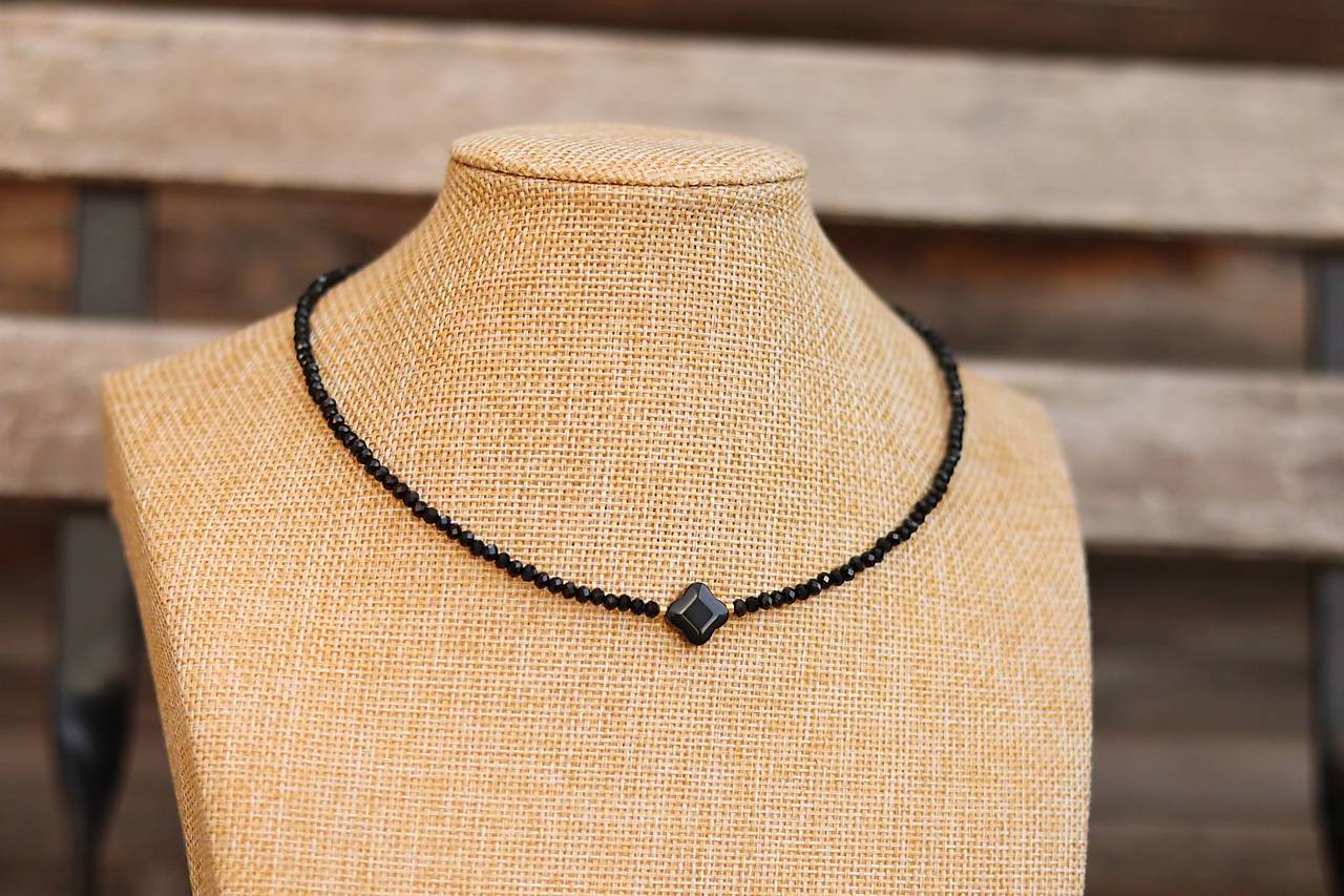 Náhrdelník choker spinel a achát