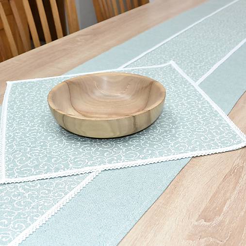Úžitkový textil - PASTEL - biele ornamenty na pastelovej zelenej - obrus štvorec 40x40cm - 15965985_