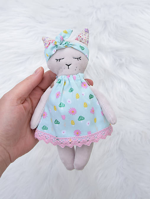 Hračky - Šaty pre mačičku Mínu-zelené - 15969054_