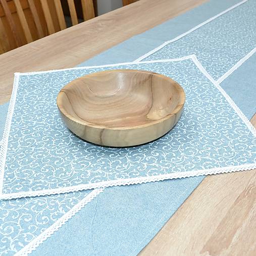 Úžitkový textil - PASTEL - biele ornamenty na pastelovej modrej- obrus štvorec 40x40cm - 15971451_