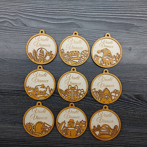 Dekorácie - Drevená vianočná ozdoba – personalizovaná ozdoba na stromček s gravírovaným menom alebo prianím - 15973125_