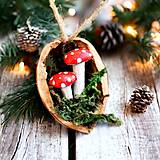 Dekorácie - Vianočné oriešky s muchotrávkami - 15972210_