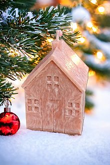 Svietidlá a sviečky - Vianočná sviečka domček (Menší farba na želanie) - 15972089_