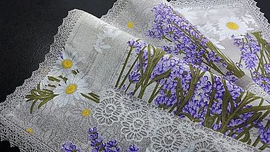 Úžitkový textil - Obrus na konferenčný stolík s čipkou,,levanduľa a margarétky" - 15977926_