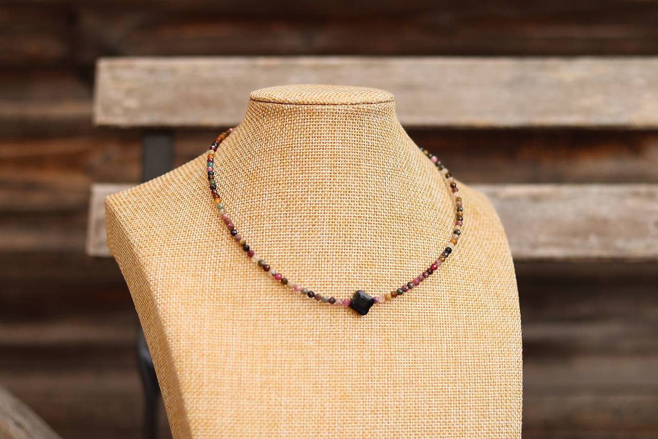 Náhrdelník choker turmalín a achát