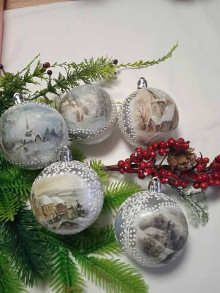 Dekorácie - Vianočné gule zdobené voskom v darčekovom balení - 15976473_