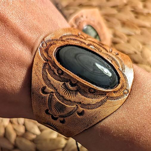 Boho náramok z kože s dúhovým obsidiánom