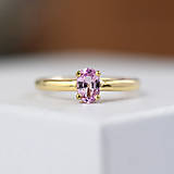 Prstene - Zlatý prsteň so Zafírom ružovým - 15982012_