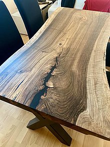 Nábytok - Jedálenský stôl z orechového dreva - 15987061_
