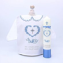 Detské oblečenie - Modrá košieľka na krst s krásnym ornamentovým srdiečkom a krížikom (set košieľka + sviečka + darčeková krabica) - 15989007_