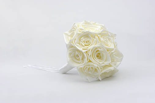 Saténová kytica svadobná slonovinová ruže
