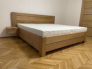 Nábytok - Dubová masívna posteľ s úložným priestorom a stolíkmi - 15989412_