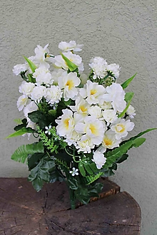 Iný materiál - Kytica s bielymi kvetmi čerešne 50cm - umelohmotná dekorácia - 15991225_