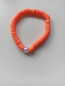 Detské doplnky - Ružovo-oranžový náramok s perlou - 15991238_