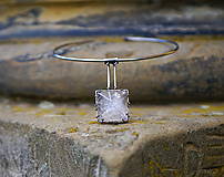 Náhrdelníky - Nerezový náhrdelník... " Crystal pyramid " - 15996403_