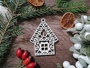 Dekorácie - Vianočná ozdoba z dreva biela domček - 15996561_
