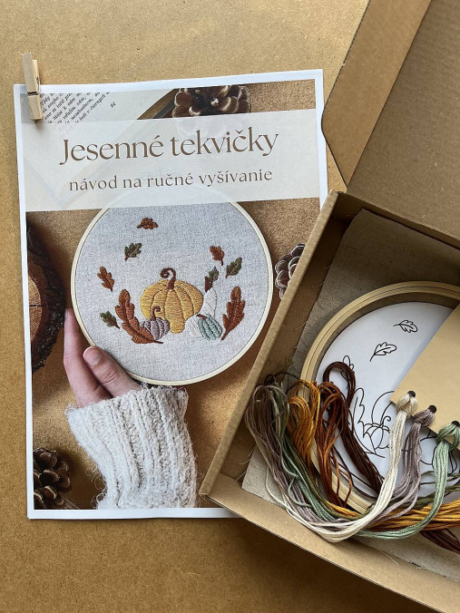 Dekorácie - DIY sada na vyšívanie Jesenné tekvičky - 15993841_