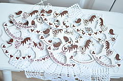 Dekorácie - Koník bielo hnedý - kolekcia Slovenské Vianoce - 15999086_
