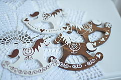Dekorácie - Koník bielo hnedý - kolekcia Slovenské Vianoce - 15999087_