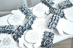 Dekorácie - Biela vianočná rukavička - 16000323_