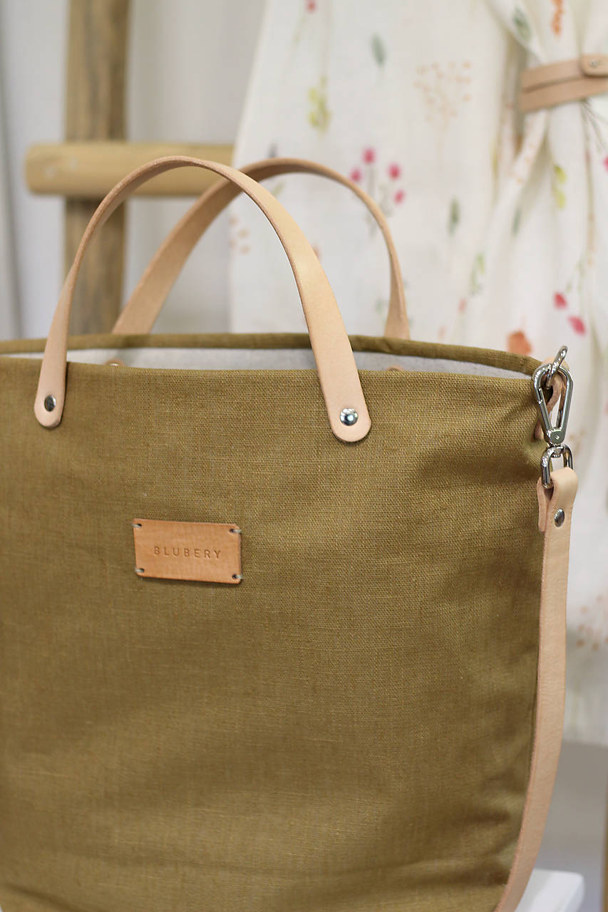 Elegantná veľká dámska kabelka z nepremokavého ľanu so zipsom