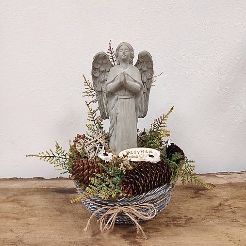 Dušičková, urnová náhrobná dekorácia, aranžmán s anjelom