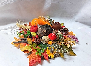 Dekorácie - jesenná dekorácia na dreve s ježkom - 16004275_