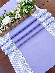 Úžitkový textil - Štola - drobné biele kvietky na fialovom podklade - 16008169_