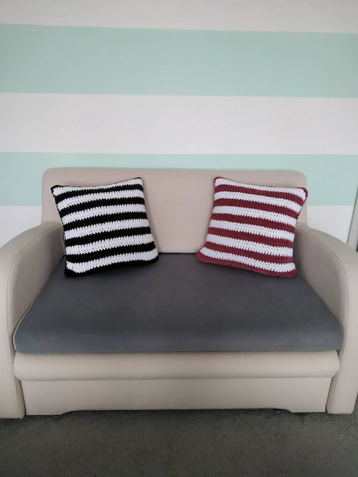 Úžitkový textil - Háčkovaná obliečka na vankúš 45x45 cm - 16006474_