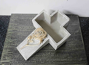Iný materiál - Dušičky  - Kríž s ružou, obal na ikebany - 16008838_